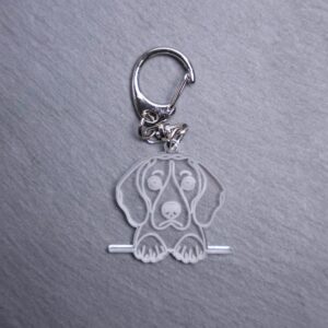 Beagle Bag Tag. This bag tag is made with engraved acrylic. Comes with lobster clasp topper that easily hooks to a bag, zippers, keychains,