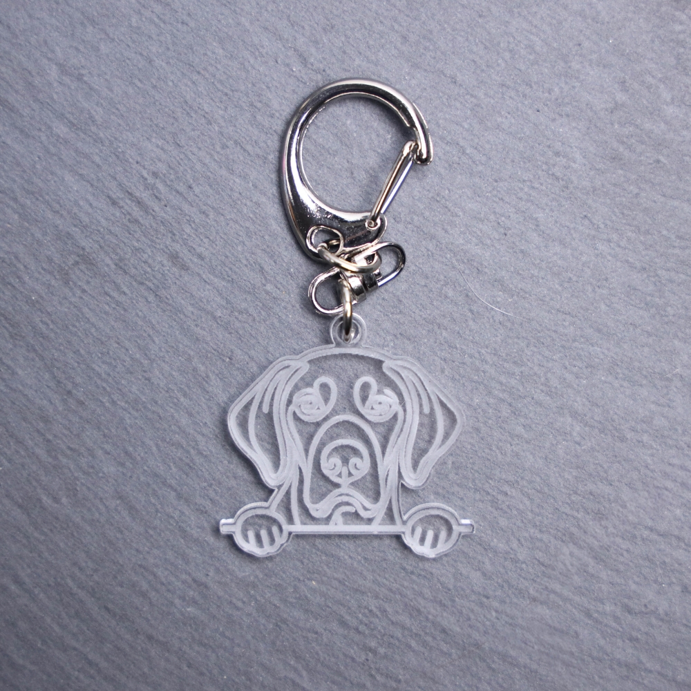 German Pointer Bag Tag. This bag tag is made with engraved acrylic. Comes with lobster clasp topper that easily hooks to a bag, zippers, keychains,