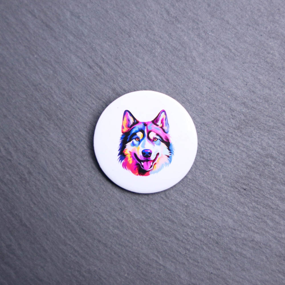 Siberian Husky Watercolor Button. These buttons are made with photo paper, metal round, and metal backing. These buttons are vibrant and fun to use on bags or vests.