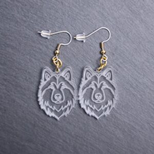 Alaskan Malamute Earrings. These earrings are made with engraved acrylic. Comes with gold hooks that is nickel free. Adorable dangle earrings for dog lovers.