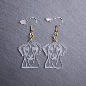 American Foxhound Earrings. These earrings are made with engraved acrylic. Comes with gold hooks that is nickel free. Adorable dangle earrings for dog lovers.