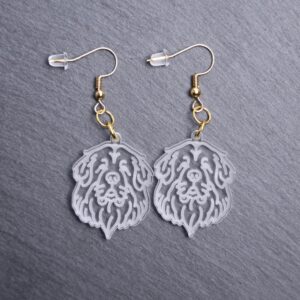 Newfoundland Earrings. These earrings are made with engraved acrylic. Comes with gold hooks that is nickel free. Adorable dangle earrings for dog lovers.